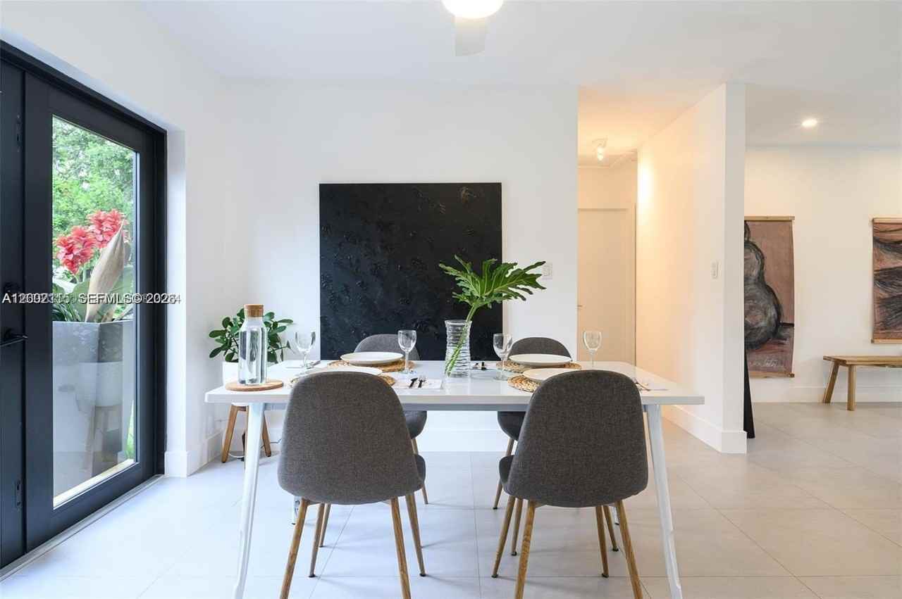 5981 Sw 13th Ter - Photo 6 of 34