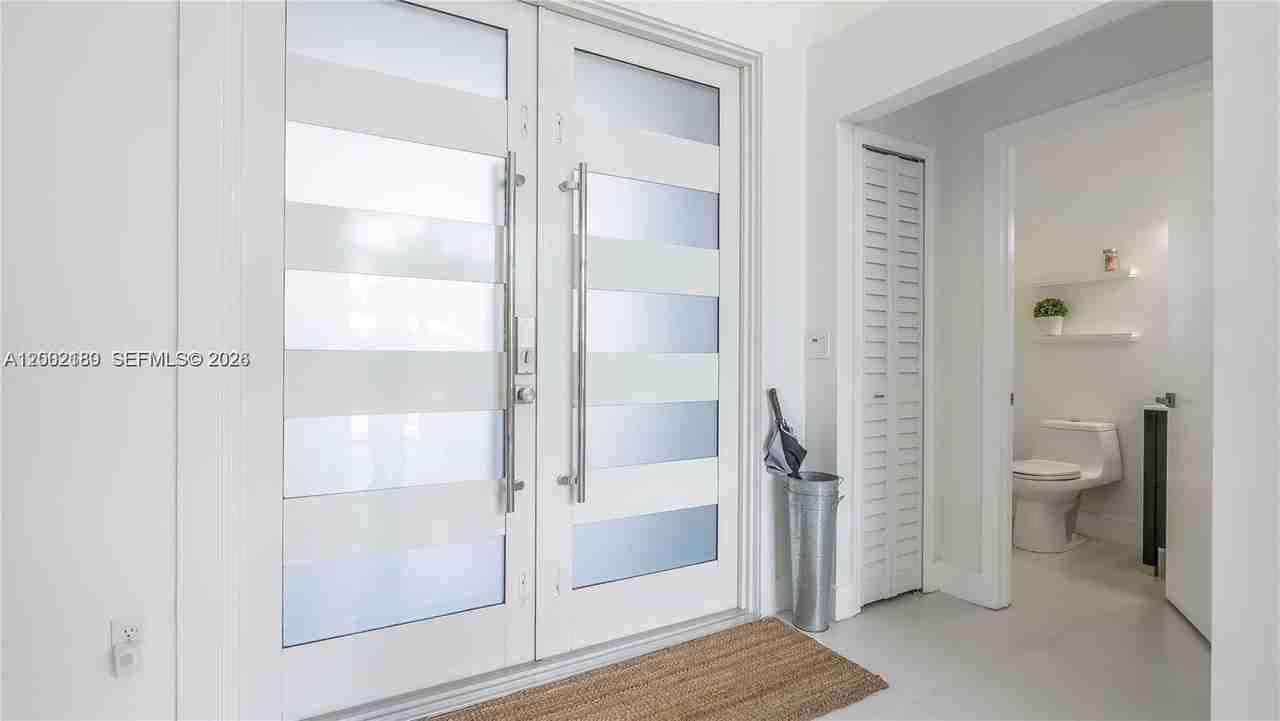 321 Sw 194th Ave - Photo 3 of 37