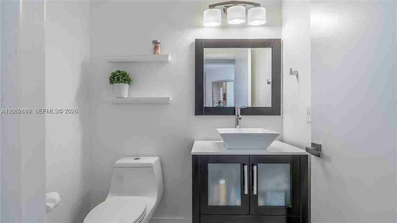 321 Sw 194th Ave - Photo 4 of 37