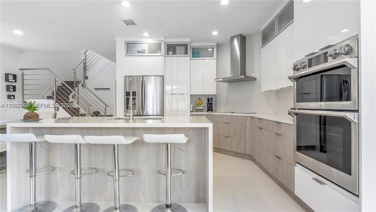 321 Sw 194th Ave - Photo 6 of 37