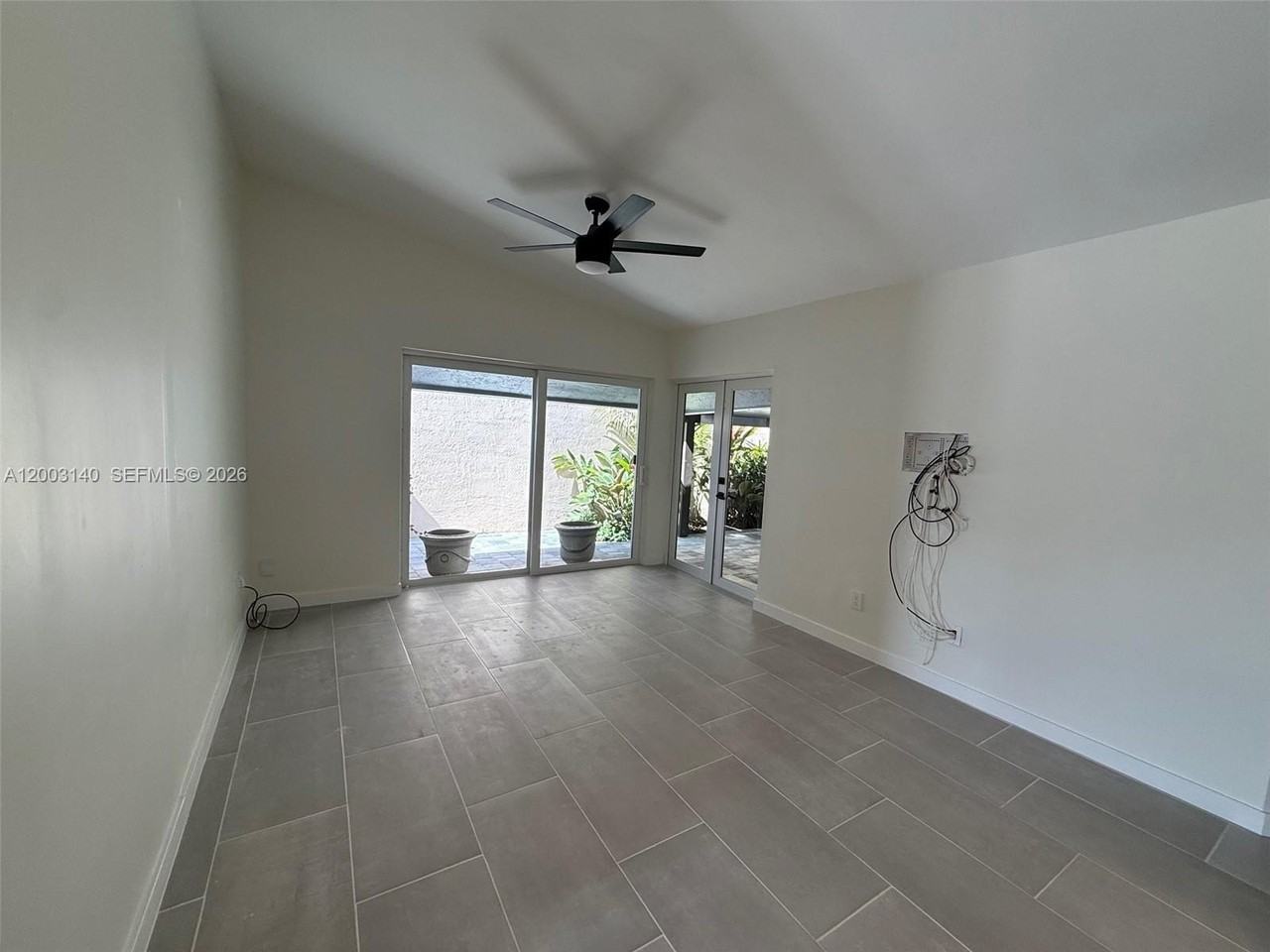 531 Sw 89th Ct #1 - Photo 5 of 35