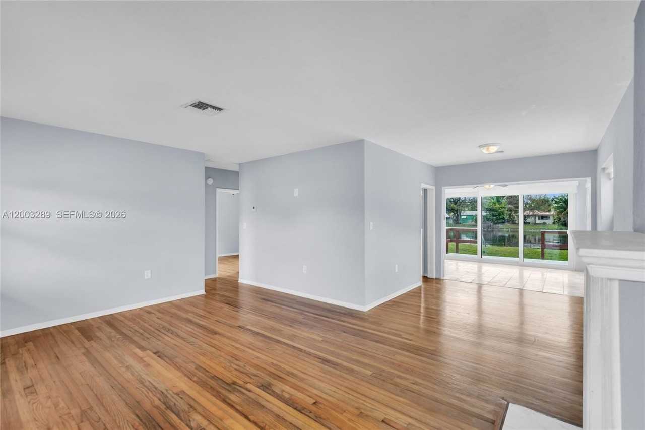 392 Payne Dr - Photo 5 of 25