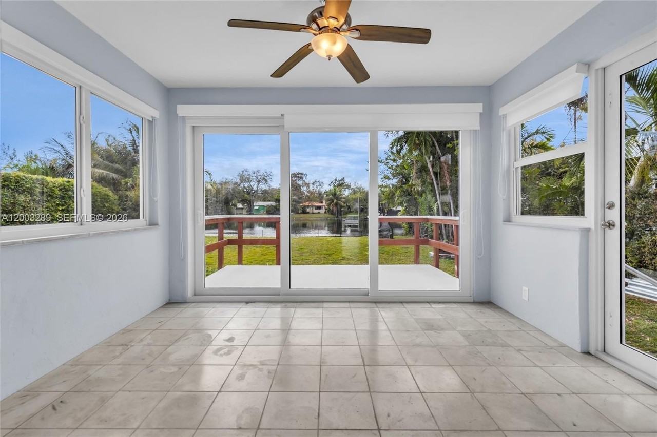 392 Payne Dr - Photo 6 of 25