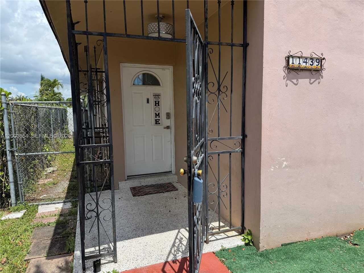 11437 Sw 7th Ter #11439 - Photo 2 of 17