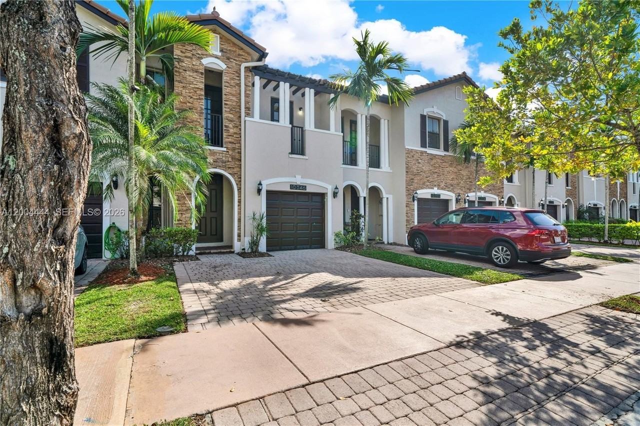 10346 Nw 30th Ter #10346 - Photo 3 of 41