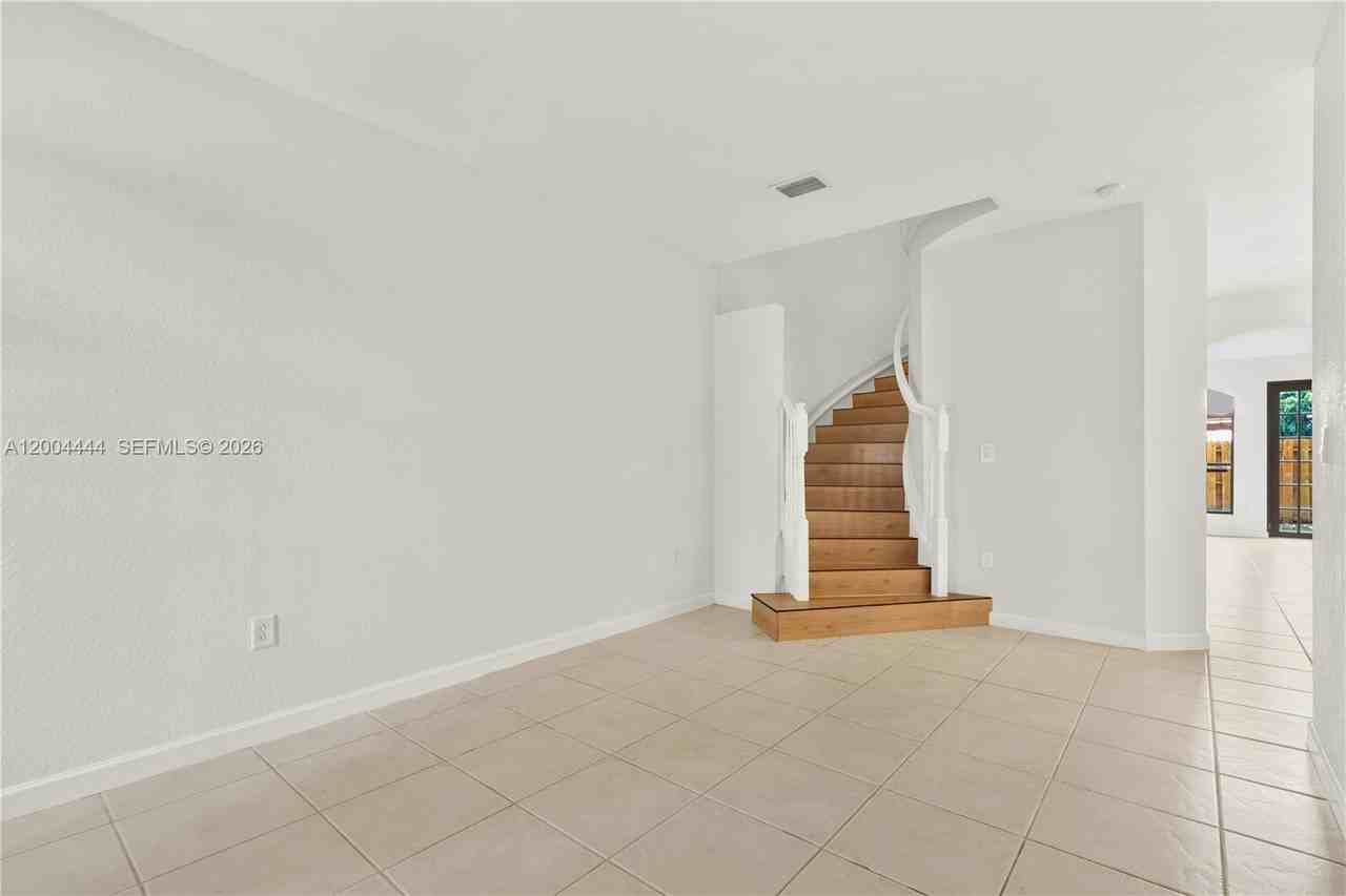 10346 Nw 30th Ter #10346 - Photo 4 of 41