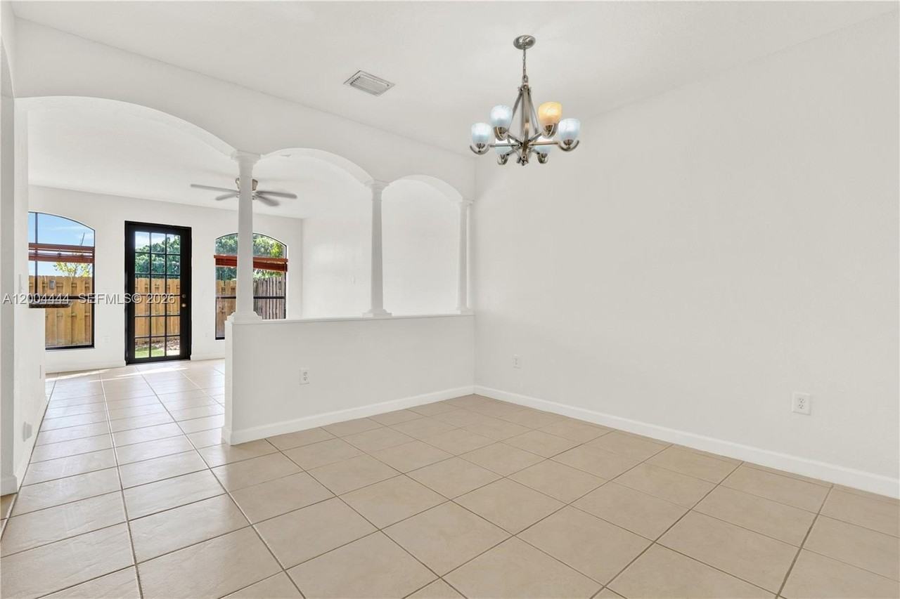 10346 Nw 30th Ter #10346 - Photo 7 of 41