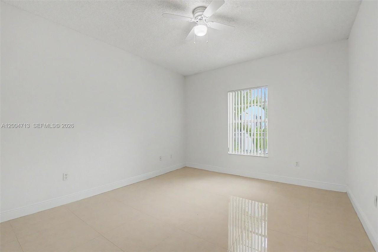 7000 Sw 80th St #201 - Photo 5 of 8