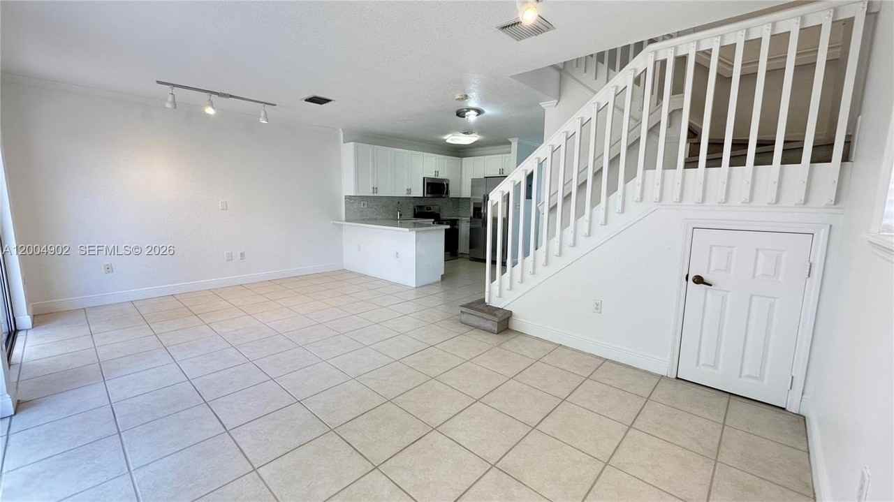 9465 Sw 77th Ct - Photo 5 of 25