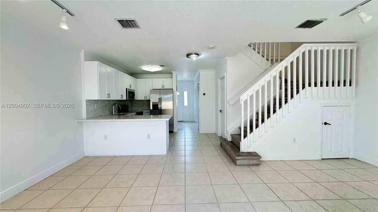 9465 Sw 77th Ct - Photo 6 of 25