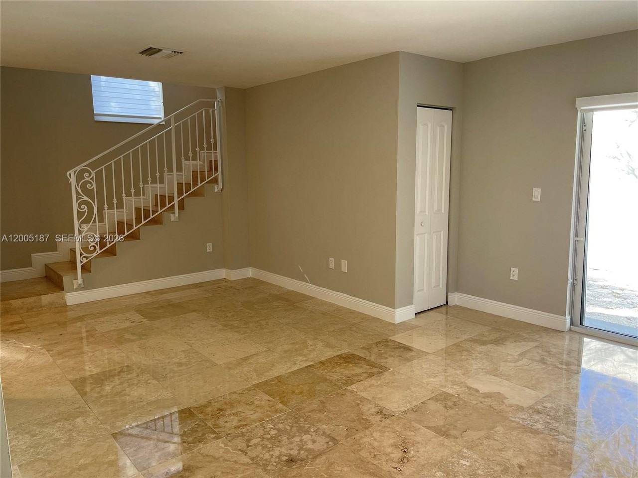 3191 Ohio St - Photo 7 of 32