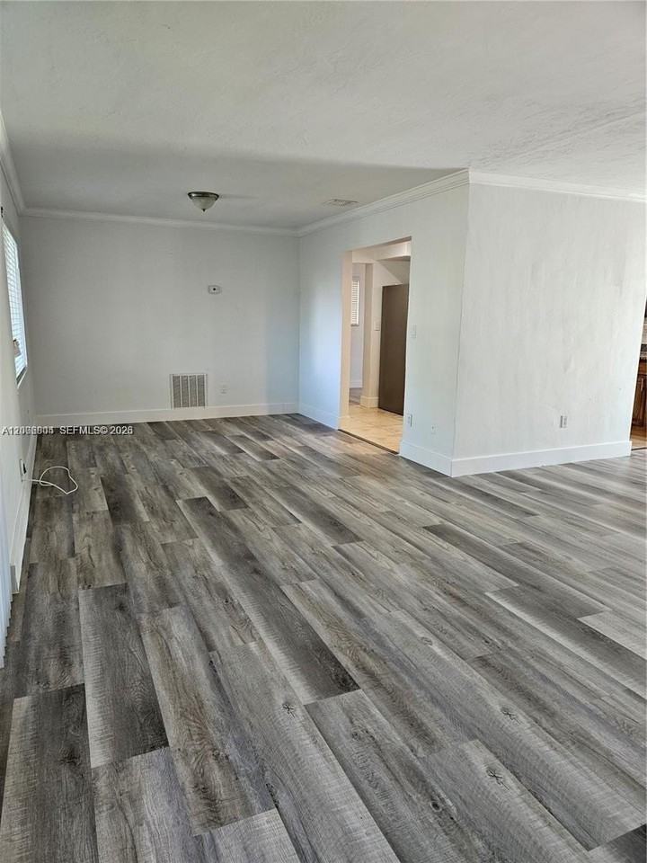 10050 Broad Channel Dr - Photo 6 of 17