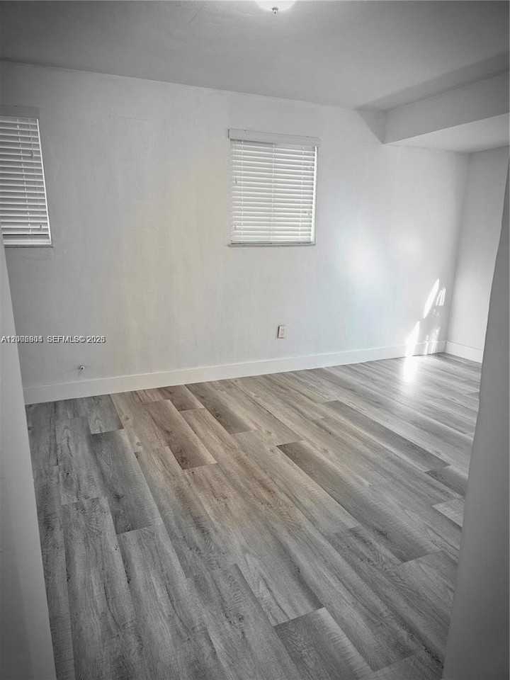 10050 Broad Channel Dr - Photo 7 of 17