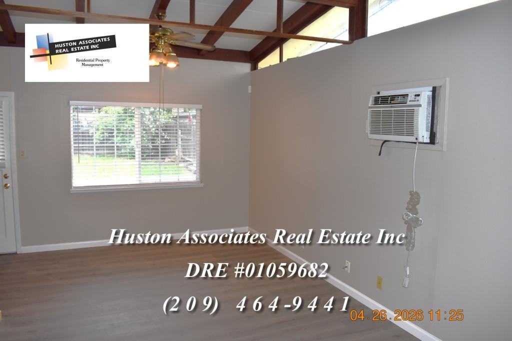 3936 Dennis Ave - Photo 3 of 22