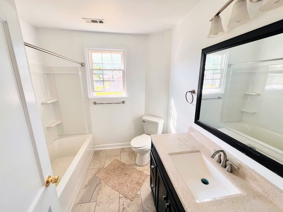 340 Jefferson Avenue - Photo 4 of 9