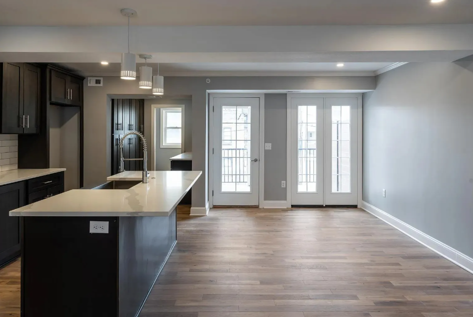 4462 Broadway Boulevard - Photo 6 of 22