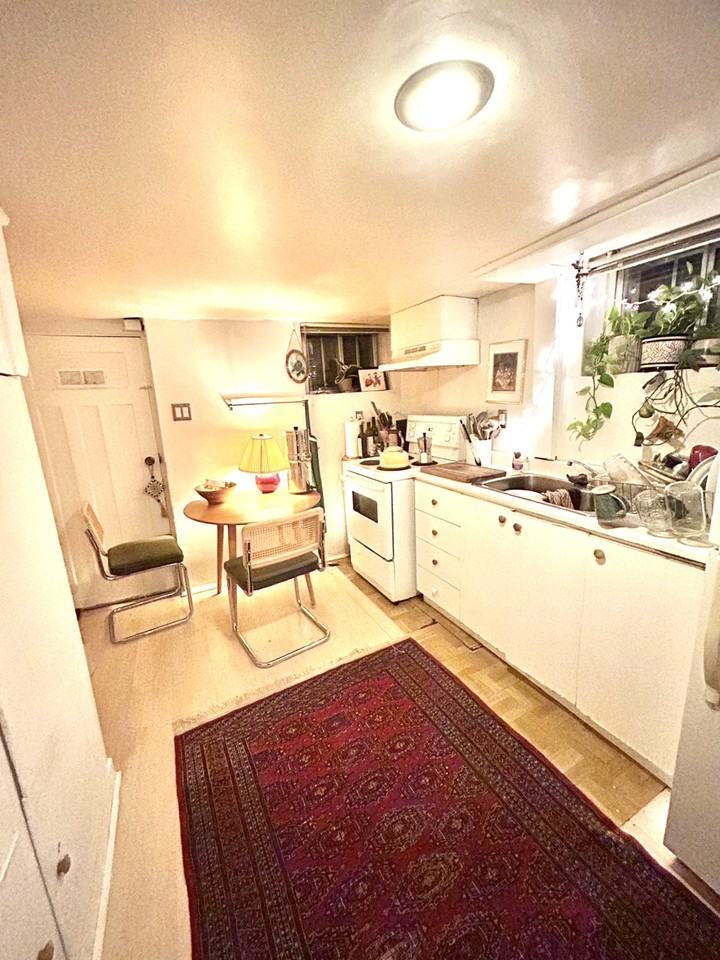 167 Christie St - Photo 5 of 14