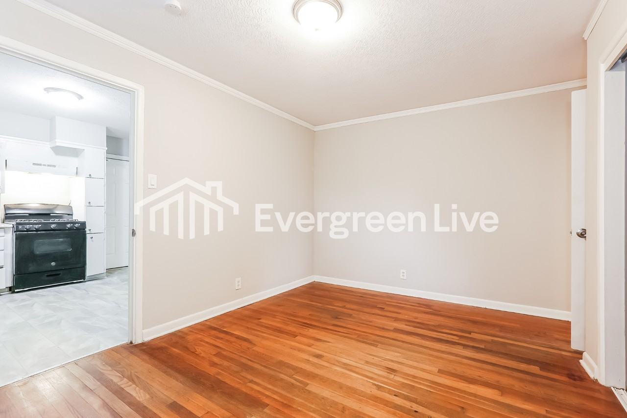 22 Glenmere Dr - Photo 3 of 15