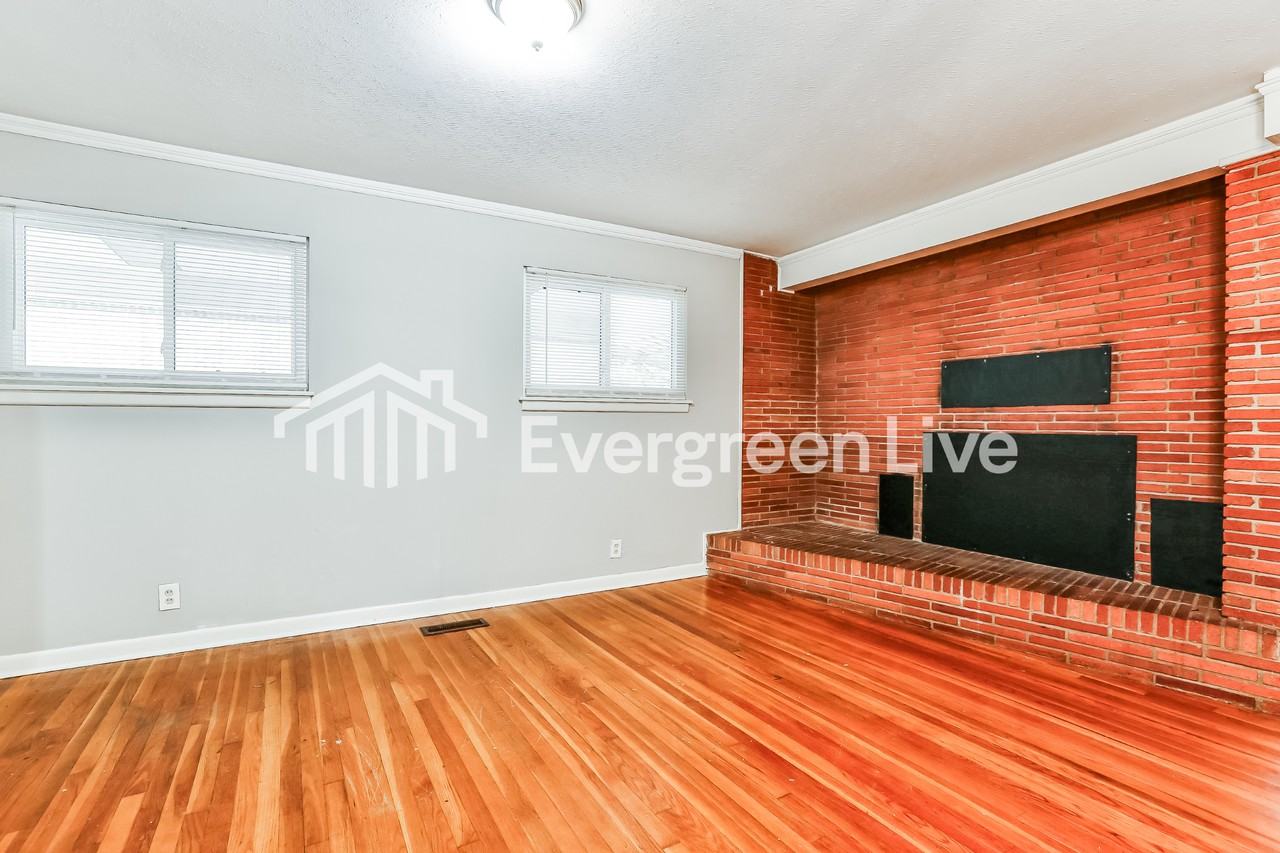 22 Glenmere Dr - Photo 4 of 15