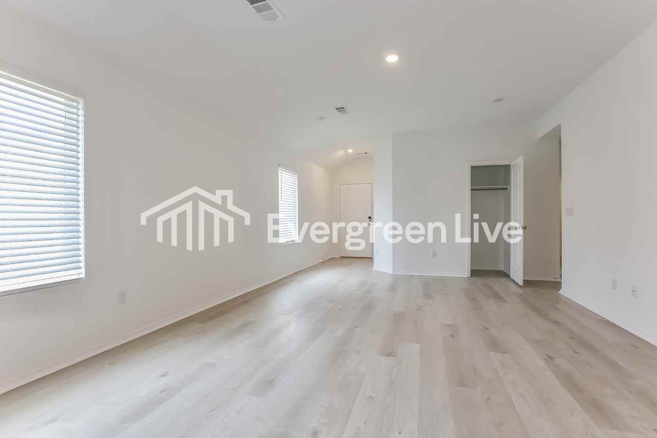 103 Powder River Dr - Photo 2 of 15