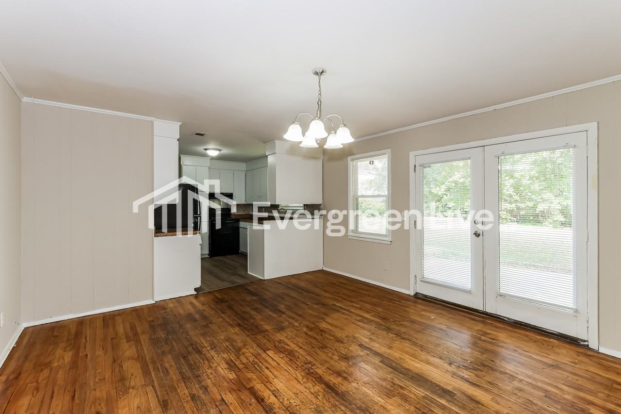 3021 Baywood Dr - Photo 5 of 15