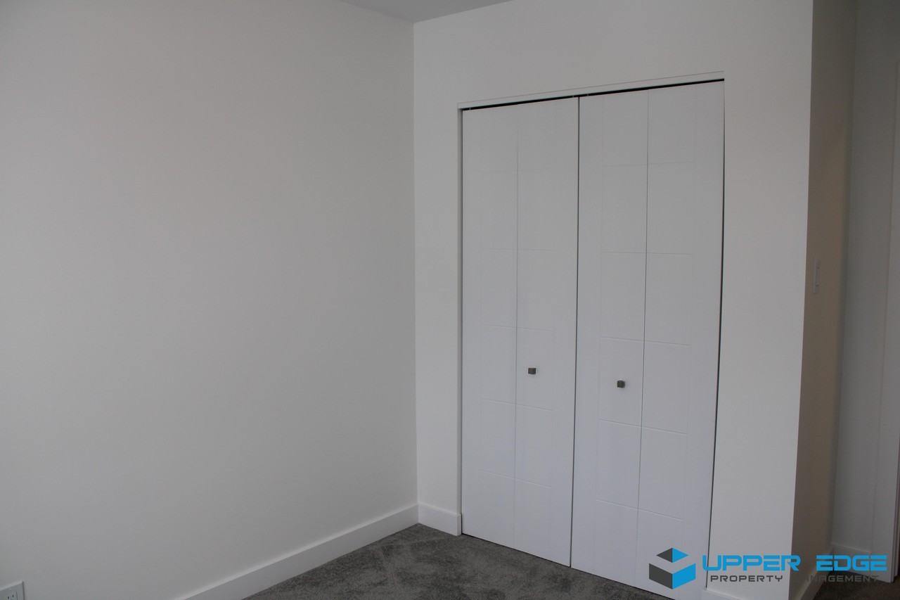 27 Rowntree Avenue - Photo 3 of 11