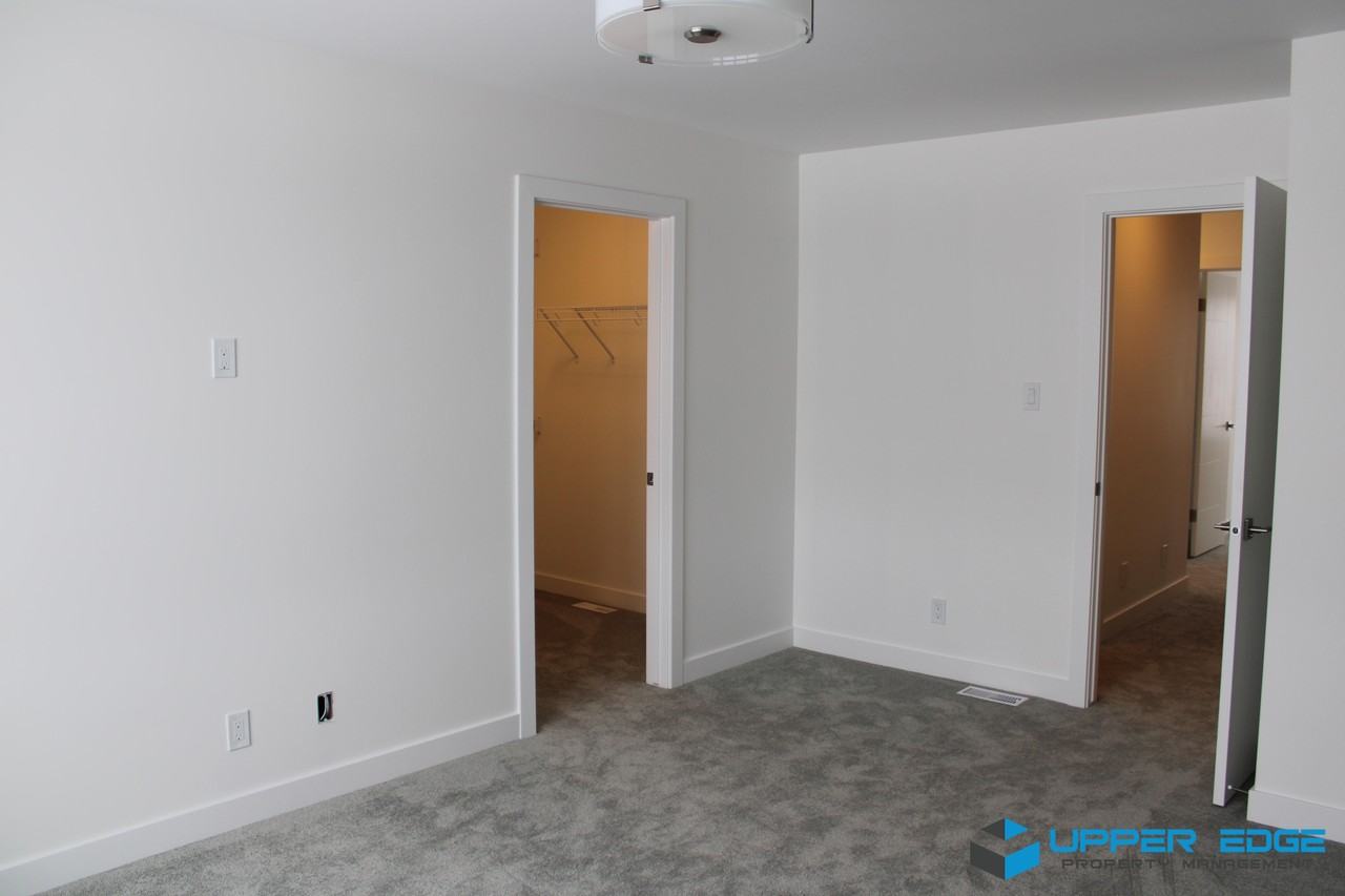 27 Rowntree Avenue - Photo 6 of 11