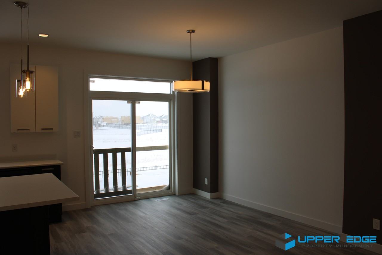 27 Rowntree Avenue - Photo 7 of 11