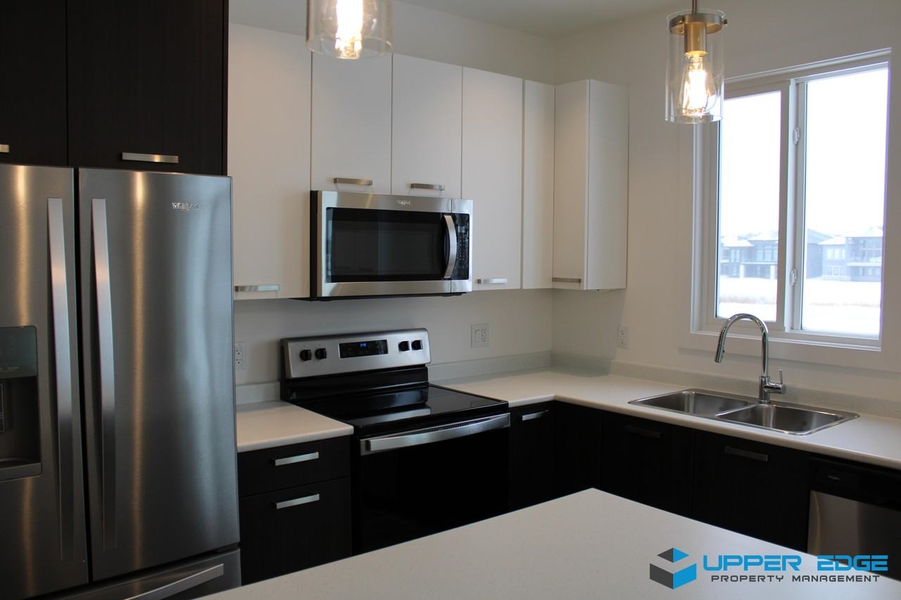 27 Rowntree Avenue - Photo 2 of 11