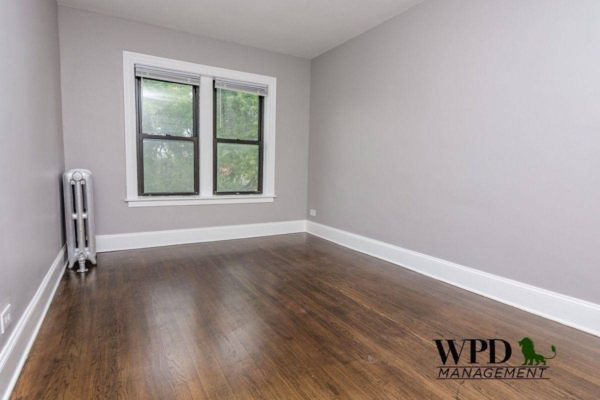 1311 W 82nd St - Photo 5 of 10