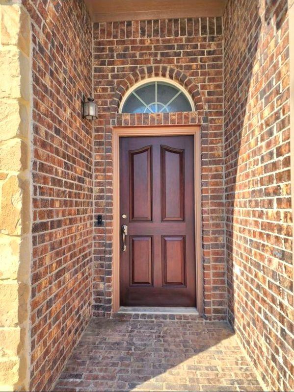 2401 Silverthorn Ct - Photo 3 of 9