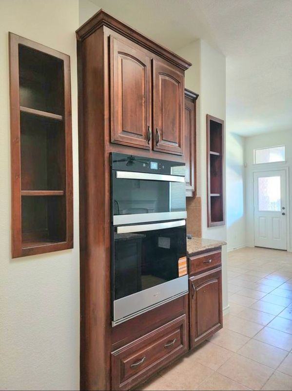 2401 Silverthorn Ct - Photo 6 of 9