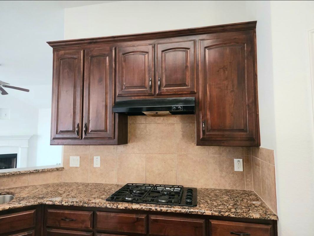 2401 Silverthorn Ct - Photo 7 of 9