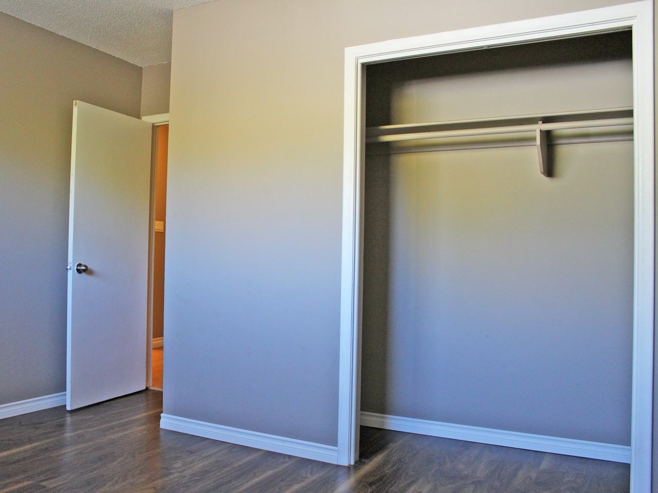 Raydel Manor - Photo 7 of 7