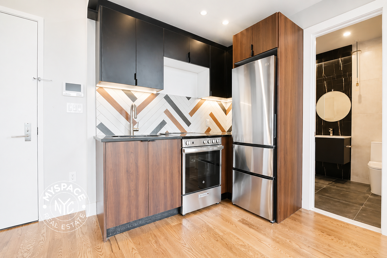 680 E 21st St #6A - Photo 5 of 9