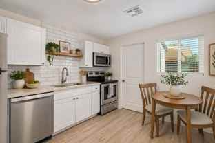 312 E Kinderman Dr - Photo 1 of 1