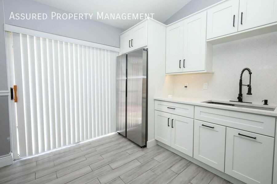 9942 Dean Oaks Ct - Photo 7 of 24