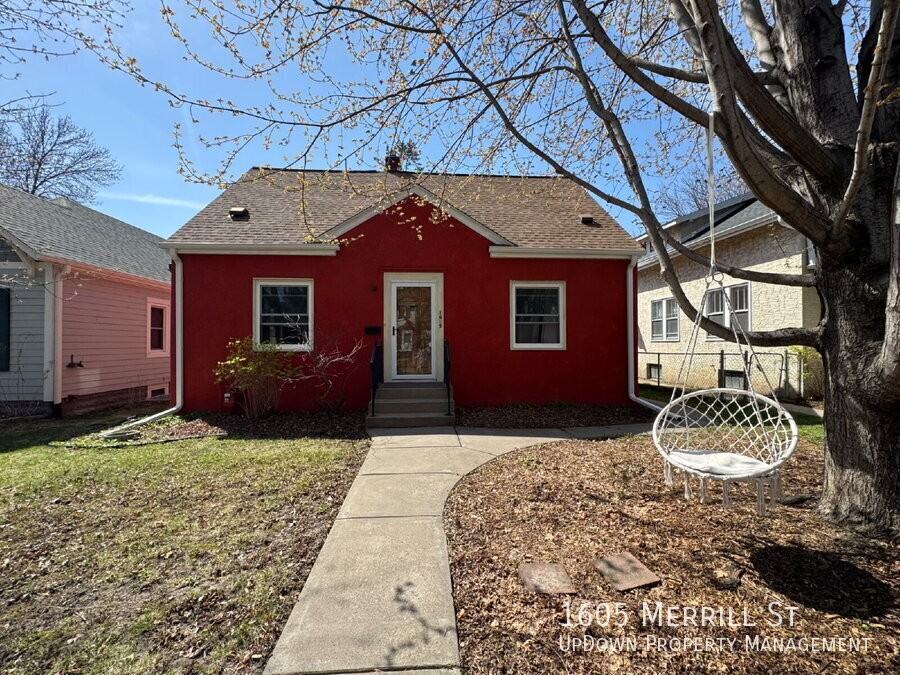 1605 Merrill St - Photo 2 of 34