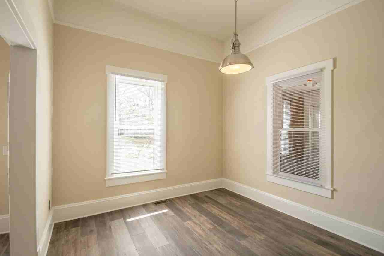 37735 Vine St - Photo 7 of 19