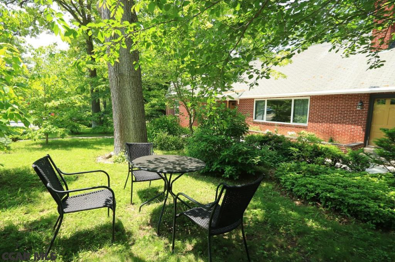 635 W Nittany Ave - Photo 3 of 16