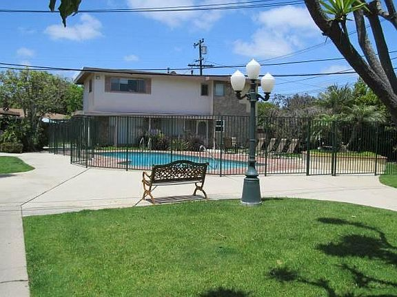 2231 Canyon Dr - Photo 2 of 20