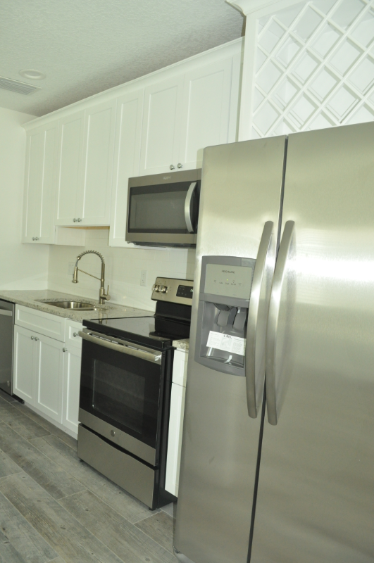 520 Holt Ave - Photo 2 of 6