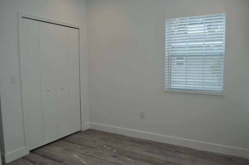 520 Holt Ave - Photo 5 of 6