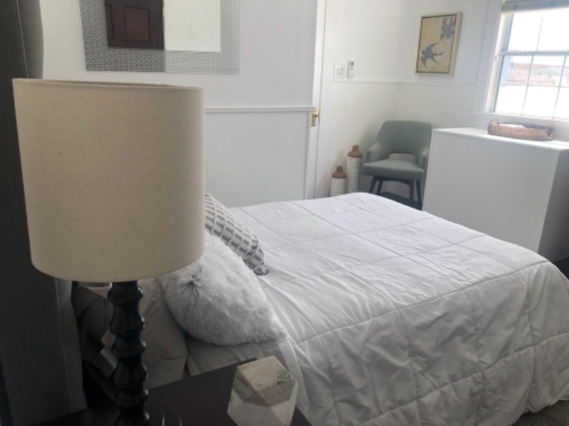 867 W 9th St - Photo 2 of 12