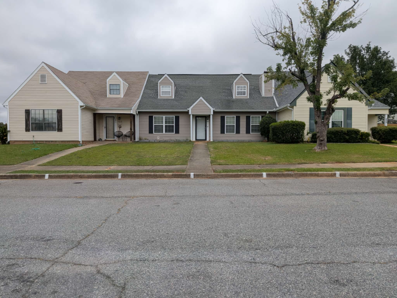 132 Sussex Dr - Photo 7 of 14