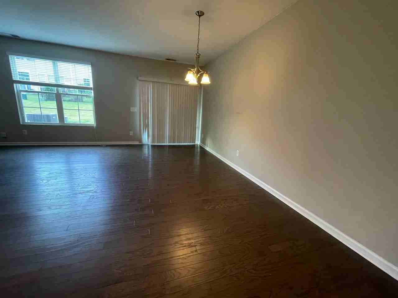 844 Salem Pointe Pl - Photo 4 of 9