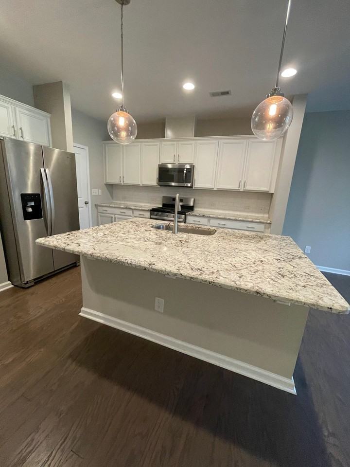 844 Salem Pointe Pl - Photo 5 of 9