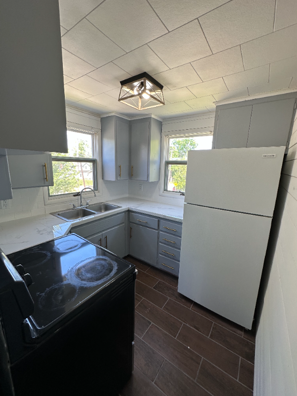 417 W Center St #C - Photo 2 of 10