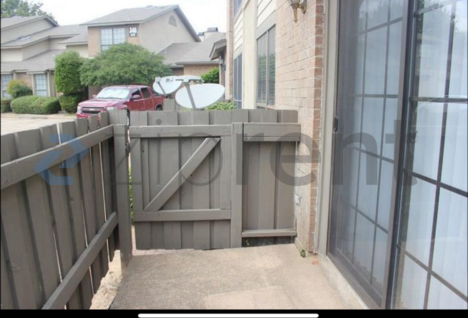 334 W Harwood Rd #A - Photo 4 of 28