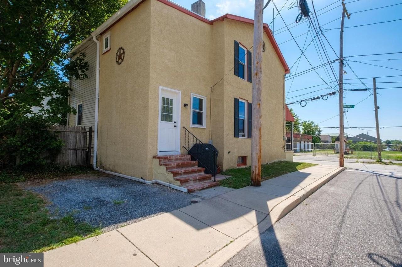 701 E Barnard St - Photo 3 of 16
